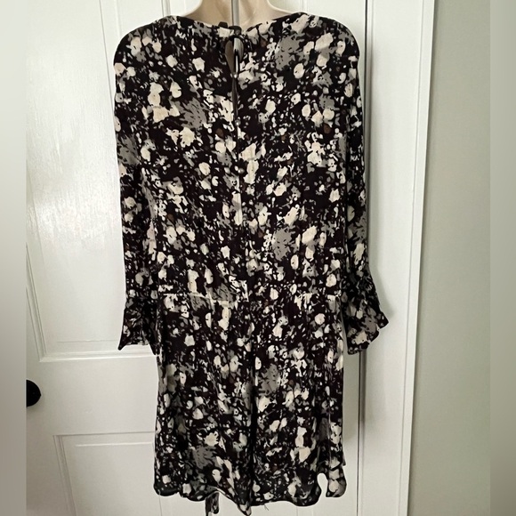 Free People All The Right Ruffles Wrap Floral Romper In Raven Combo Size L Boho - Picture 7 of 16